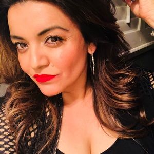 Meet your Posher, Monica